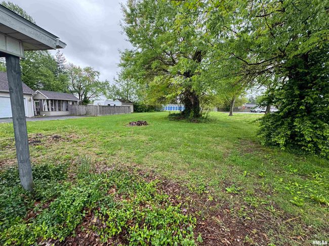 809 W Chestnut St, House other with 2 bedrooms, 2 bathrooms and null parking in Marion IL | Image 17