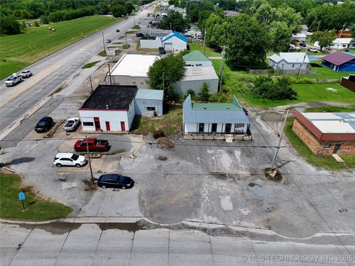 102 N Chouteau Ave, Chouteau, OK, 74337-3209 | Card Image