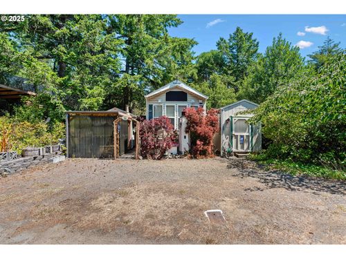 28 Easy St, Florence, OR, 97439-8763 | Card Image
