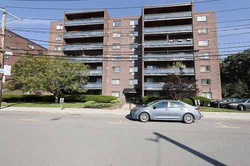 e221-32 Whites Ave, Watertown, MA, 02472-4305 | Card Image