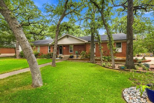 307 Shadow Ln, Euless, TX, 76039-2253 | Card Image