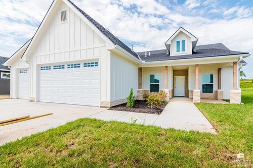 8409 Chrissy Ldg, Manhattan, KS, 66502-8727 | Card Image