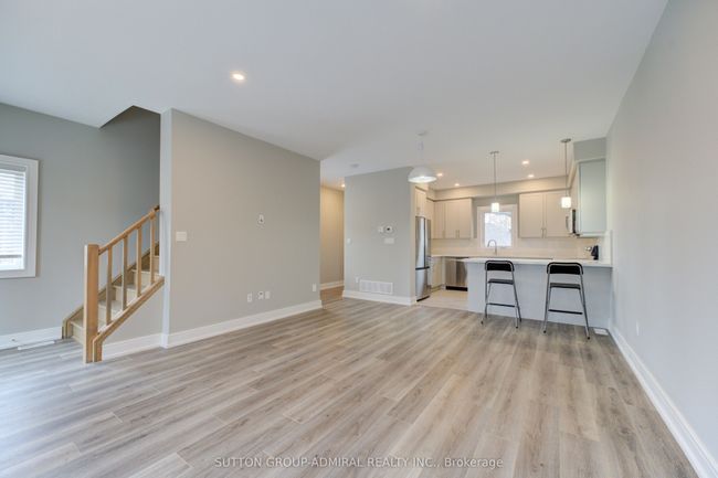 25 - 33 Jarvis St, House attached with 3 bedrooms, 3 bathrooms and 1 parking in Brantford ON | Image 6