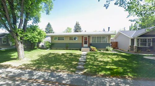 30 Butler Cres Nw, Calgary, AB, T2L1K3 | Card Image