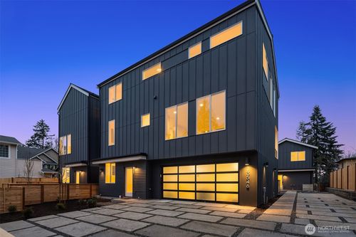 13548 39th Ave Ne, Seattle, WA, 98125-3808 | Card Image