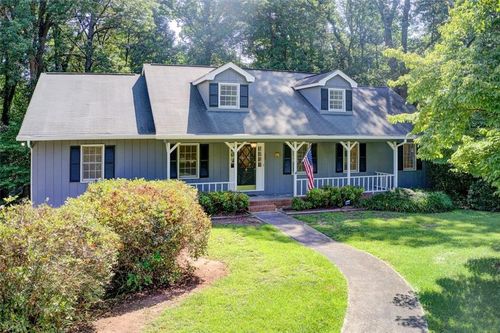 682 Ridgeview Dr Sw, Lilburn, GA, 30047-2229 | Card Image