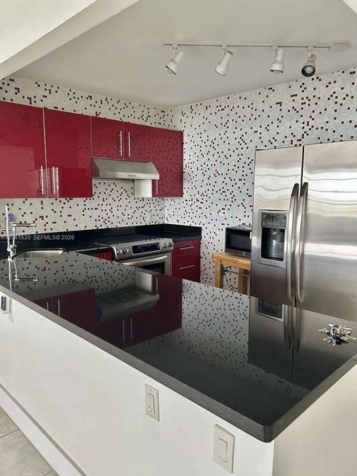 602-2016 Bay Dr, Miami Beach, FL, 33141-4436 | Card Image