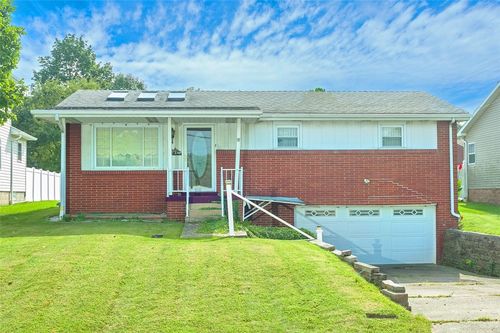 210 Center St, Plum, PA, 15239-1006 | Card Image