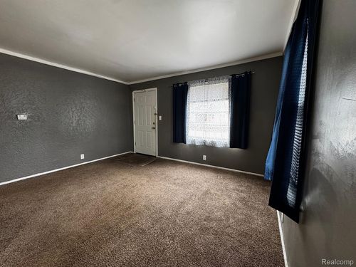 4017 Reynolds St, Flint, MI, 48532-5064 | Card Image