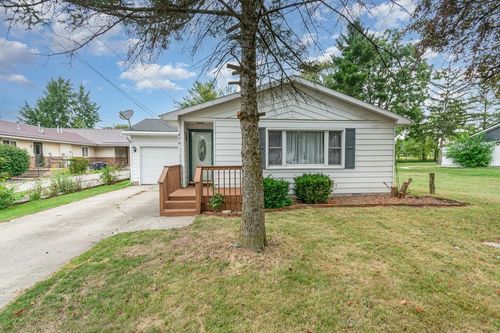 517 E Main St, Carson City, MI, 48811-9744 | Card Image