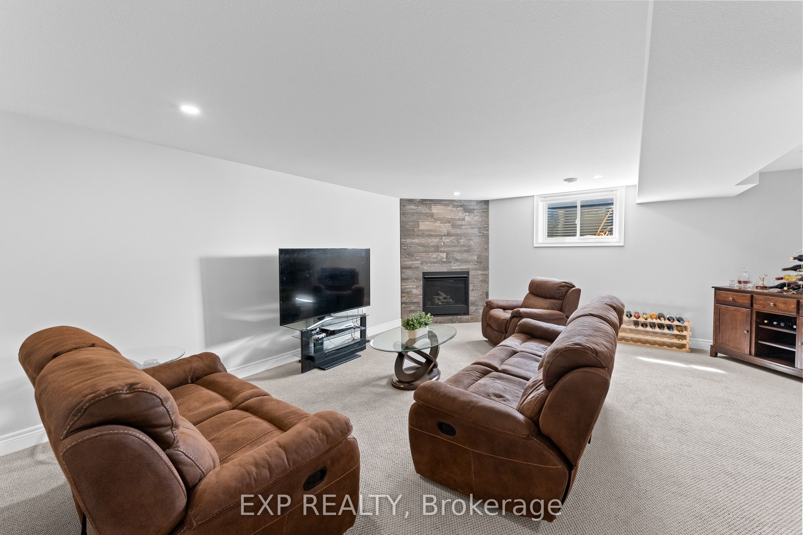 Residential in Welland 5