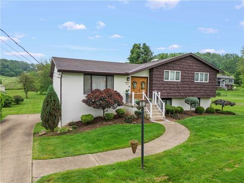 556 Country Club Rd, Washington, PA, 15301-2716 | Card Image