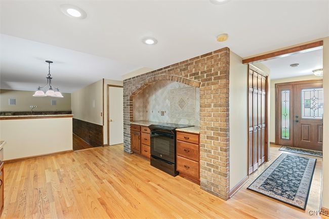 8013 Ginger Rd, House other with 4 bedrooms, 4 bathrooms and null parking in Liverpool NY | Image 10