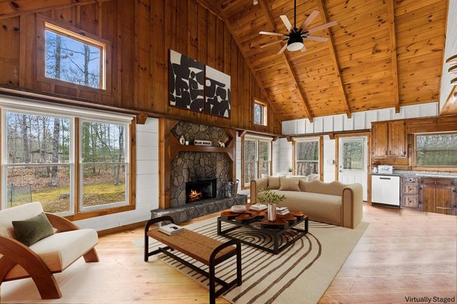 1994 Douthit Rd, Home with 3 bedrooms, 2 bathrooms and 3 parking in Mineral Bluff GA | Image 11