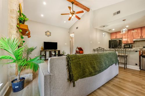 apt-a-108 S Kaupo Dr, Bastrop, TX, 78602-6317 | Card Image