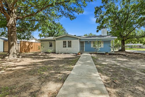 588 Pine St, Lewisville, TX, 75057-2633 | Card Image