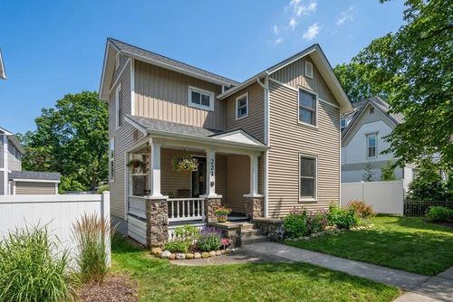 221 Boardman Ave, Traverse City, MI, 49684-2503 | Card Image