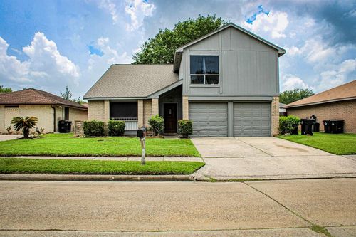 11335 Chelsea Walk Dr, Houston, TX, 77066-4817 | Card Image