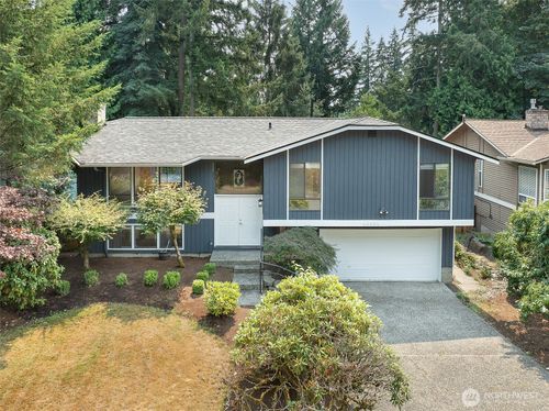 16531 Ne 98th Ct, Redmond, WA, 98052-3056 | Card Image