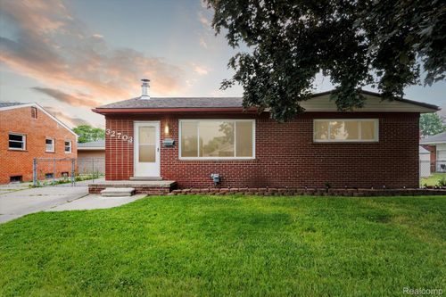 32703 Anita Dr, Westland, MI, 48185-1597 | Card Image