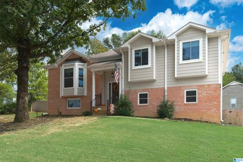 201 Stonecroft Dr, HELENA, AL, 35080-3550 | Card Image