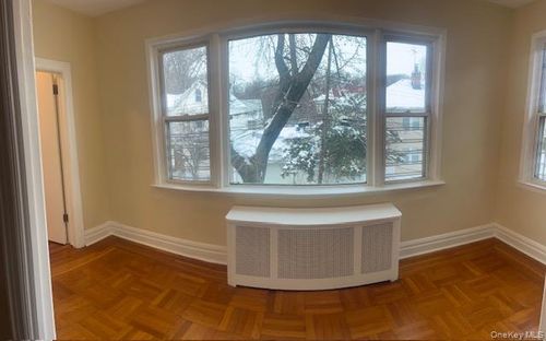 apt-2-14 E 236th St, Bronx, NY, 10470-1993 | Card Image