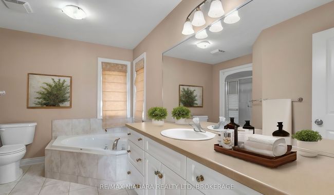 7149 Parkside Rd, House other with 6 bedrooms, 4 bathrooms and 2 parking in Niagara Falls ON | Image 15