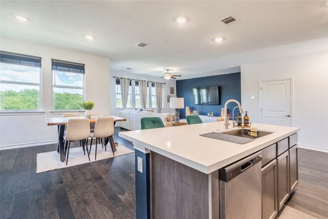 572 Pepperbark Loop, House other with 4 bedrooms, 3 bathrooms and 4 parking in Buda TX | Image 9