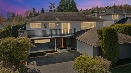 739 E 26th St, North Vancouver, BC, V7K1A3 | Card Image