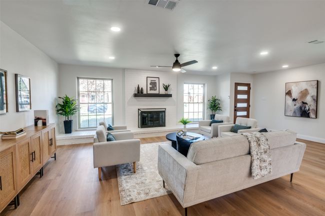 2028 Casa Loma Ct, House other with 3 bedrooms, 2 bathrooms and null parking in Grapevine TX | Image 4