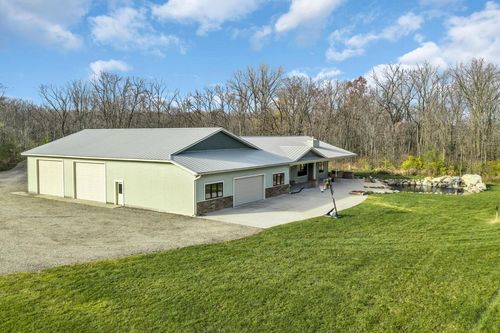 8431 Big Bend Road, Waterford, WI, 53185 | Card Image