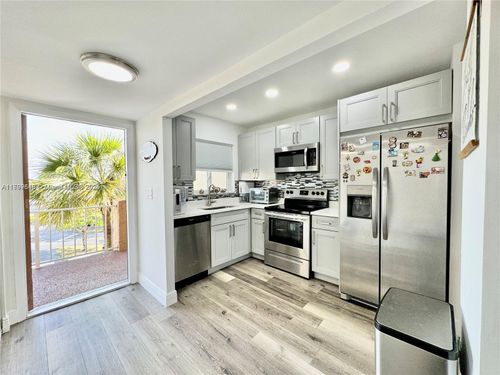 apt-302-8305 Sunrise Lakes Blvd, Sunrise, FL, 33322-7505 | Card Image