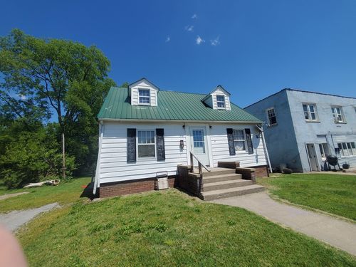 326 E Ford St, Harrisburg, IL, 62946-1152 | Card Image