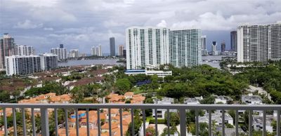 1801E - 2851 Ne 183rd St, Condo with 2 bedrooms, 2 bathrooms and null parking in Aventura FL | Image 1