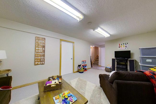 908 14 Avenue Se, Home with 4 bedrooms, 2 bathrooms and 5 parking in Slave Lake AB | Image 34