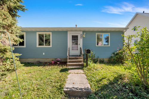 705 S Fairmount St, Davenport, IA, 52802-1929 | Card Image