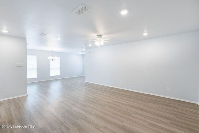 5511 Jarvis St, Home with 6 bedrooms, 4 bathrooms and null parking in Lubbock TX | Image 9