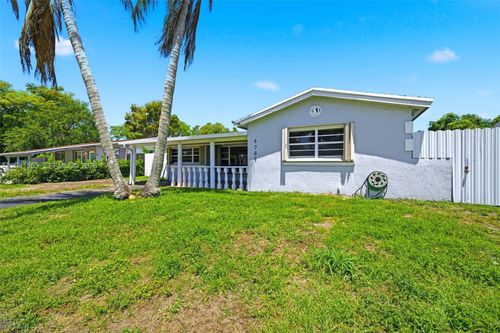 6789 Sw 27th Ct, Miramar, FL, 33023-4801 | Card Image