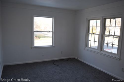 8515 Stout St, Detroit, MI, 48228-2876 | Card Image