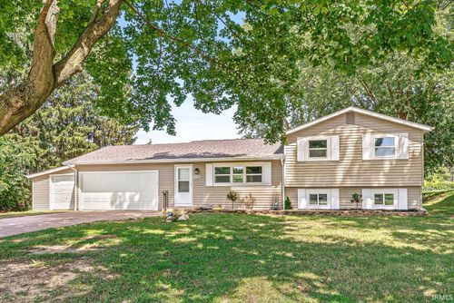 52680 Walsingham Ln, South Bend, IN, 46637-4441 | Card Image