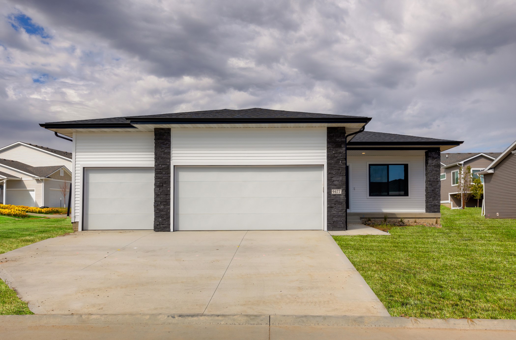 Modena Ln, West Des Moines, IA 50266