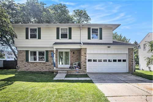 1018 Pickton Dr, Lansing, MI, 48917-4169 | Card Image