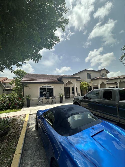 7057-18821 Nw 84th Ct, Hialeah, FL, 33015-2508 | Card Image