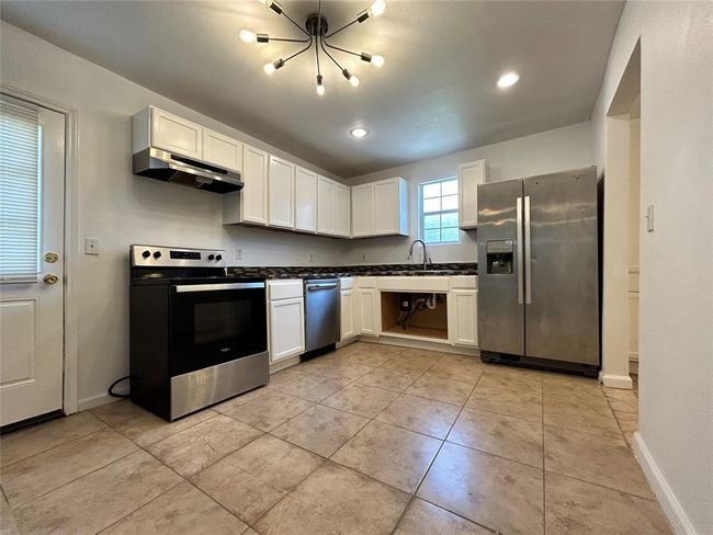 #1/2 Kitchen | Image 6