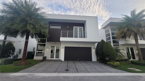 9770 Nw 74th Ter, Doral, FL, 33178-3392 | Card Image