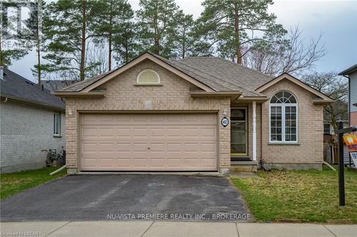 602 Sprucewood Dr, London, ON, N5X4J5 | Card Image