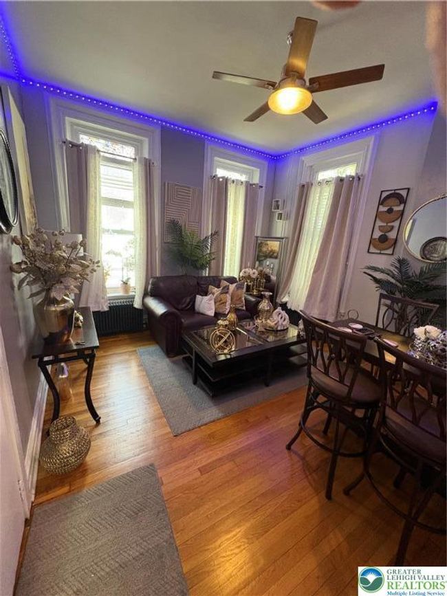 Front apt-living room | Image 8