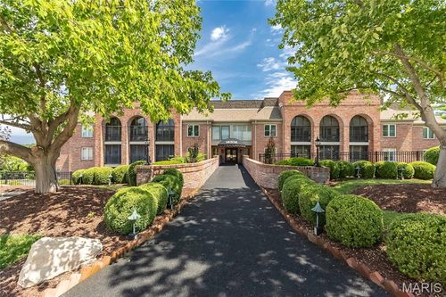 201-14308 Conway Meadows Court, Chesterfield, MO, 63017 | Card Image