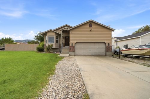 2932 S Fetzer Dr, Magna, UT, 84044-3256 | Card Image