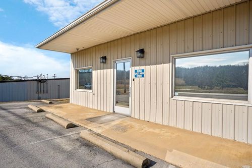 828 N Main St, Byrdstown, TN, 38549 | Card Image